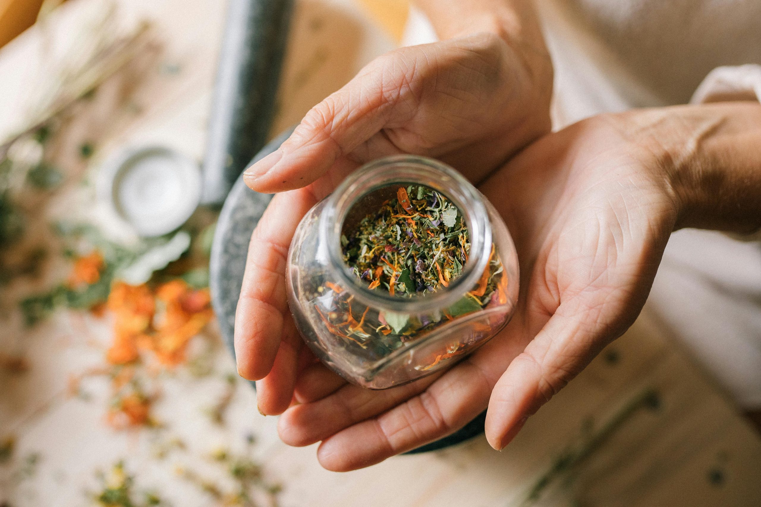 DIY blending of natural makeup products