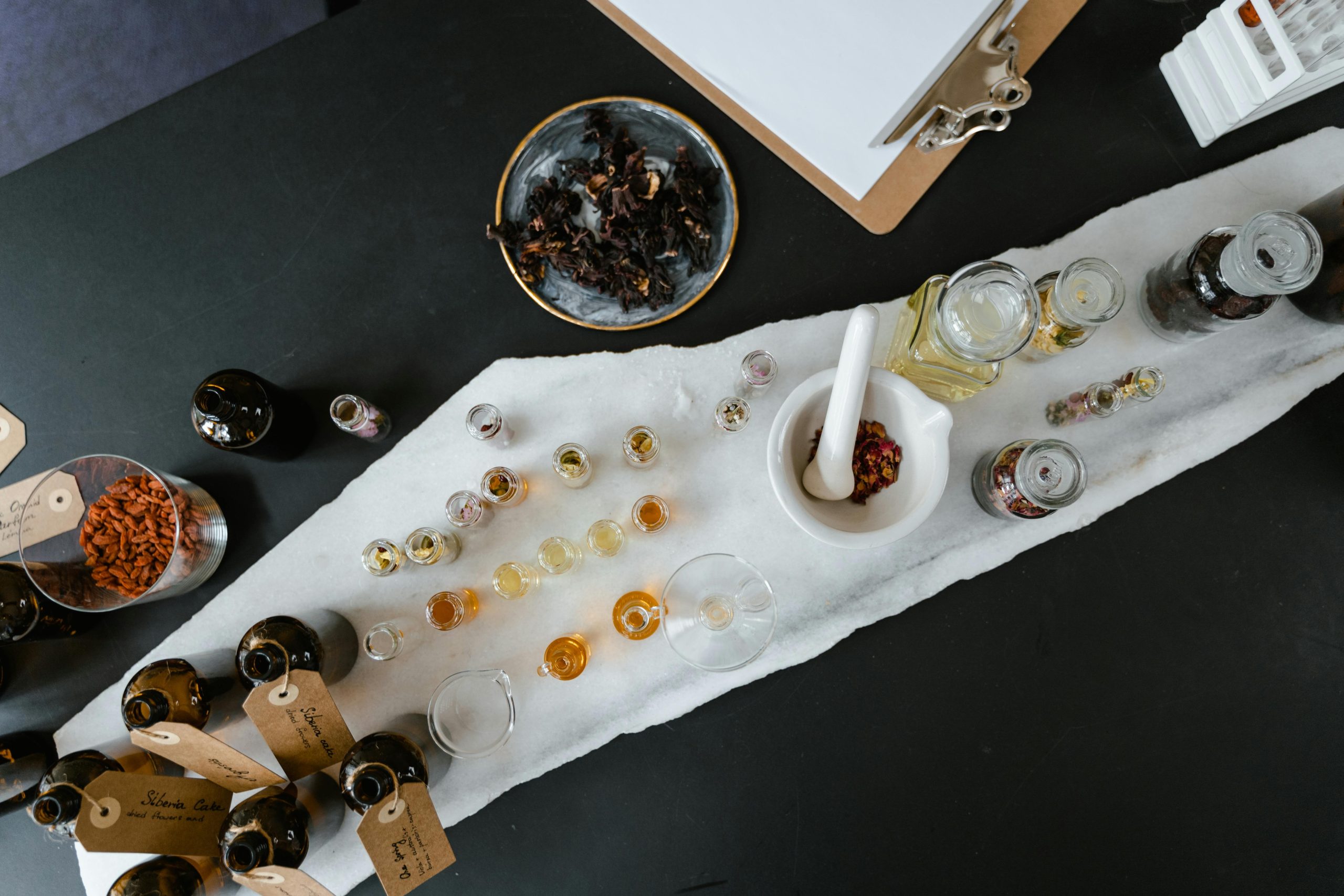 Comparison table of top 5 ingredients to avoid versus safe alternatives in natural makeup