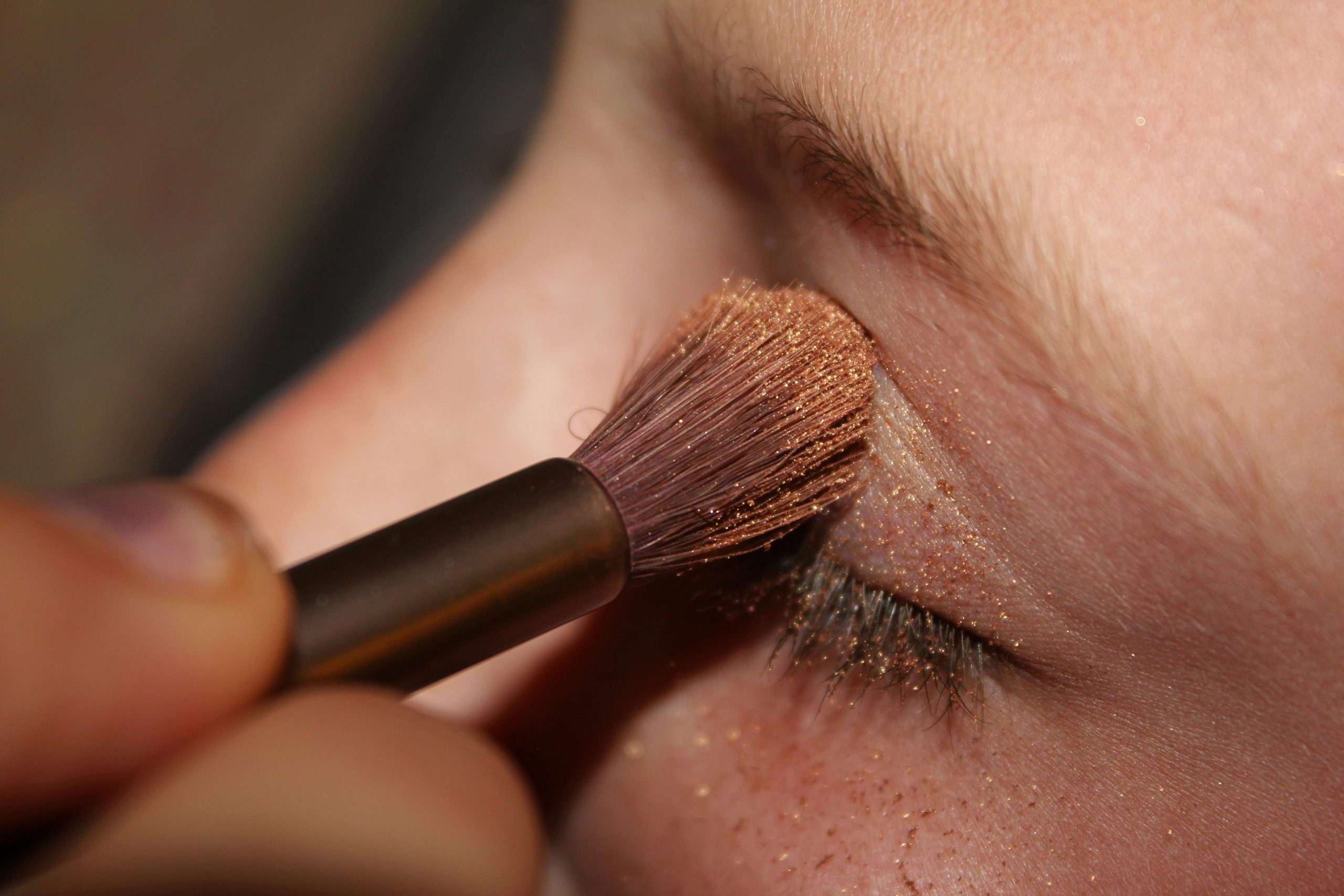 Before and after photos showing improvement after using natural makeup