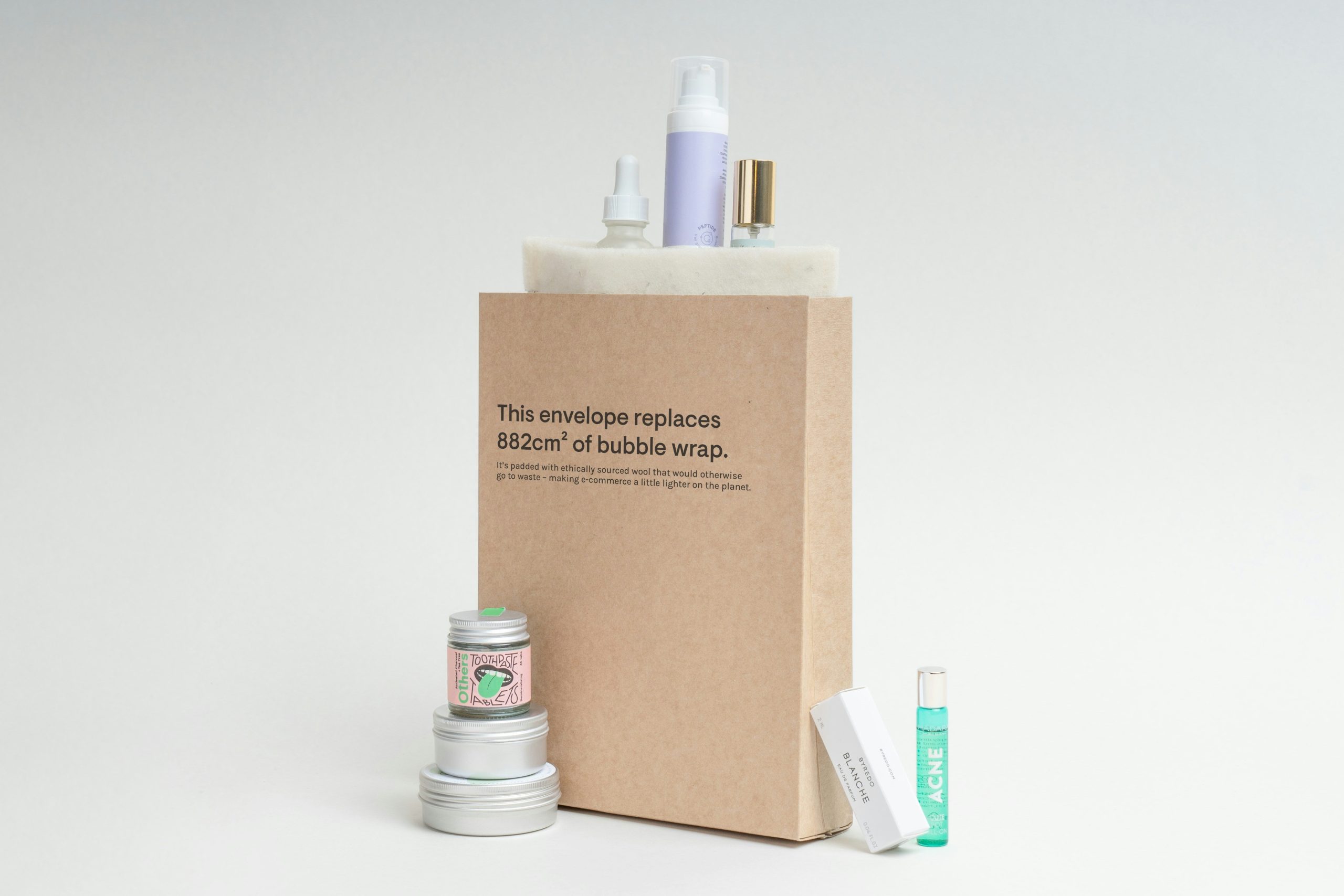 The Ultimate Guide to Eco-Friendly Makeup: Look Stunning Without Compromising the Planet