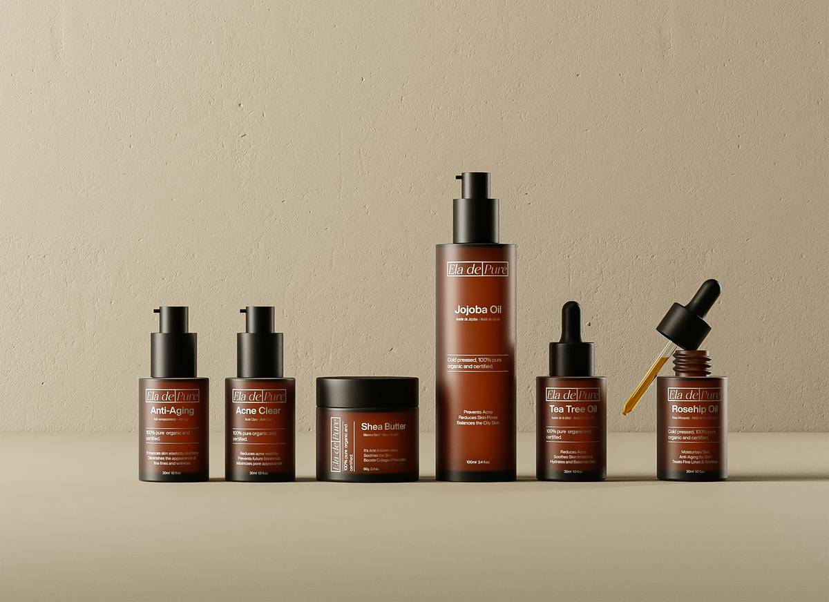 Brushes and sponges used for applying natural makeup