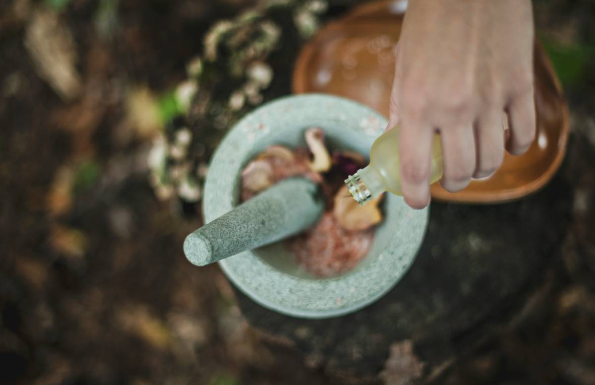Why Eco Makeup Removers Deserve Your Attention (& Your Skin’s Love)