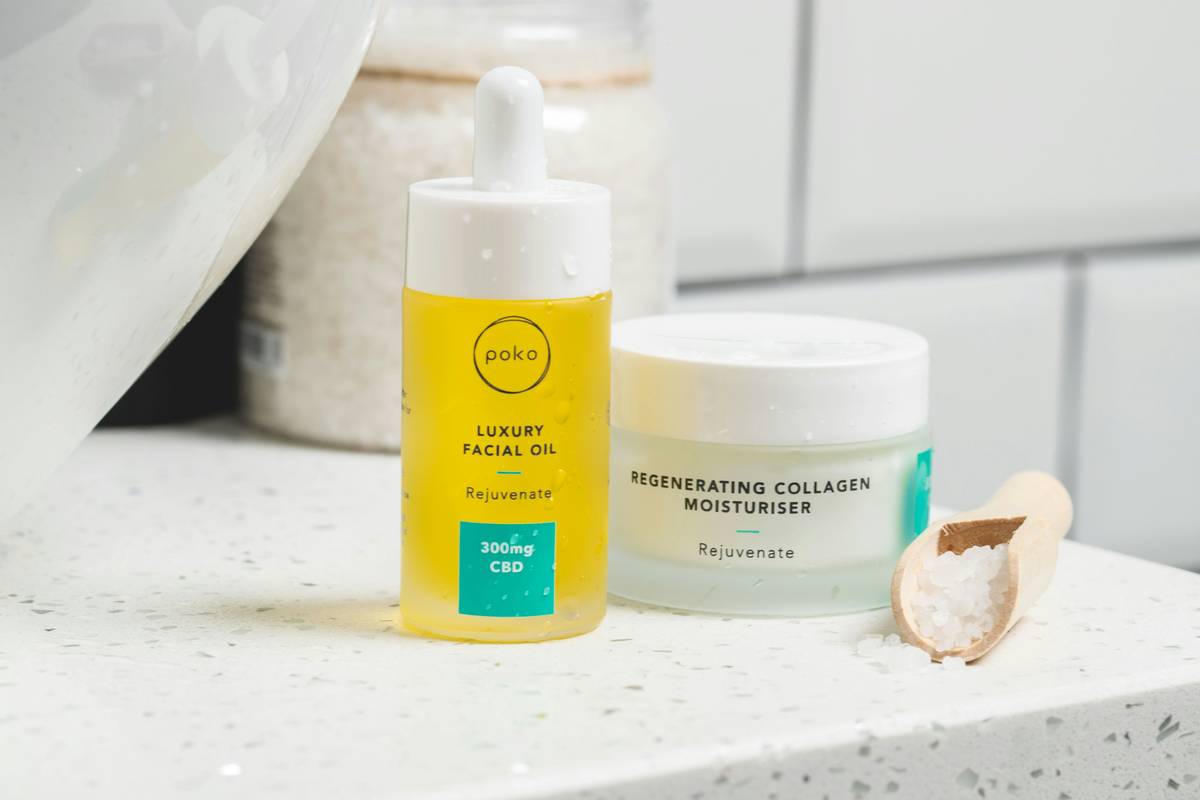 A close-up image showing how clean beauty products absorb excess oil without clogging pores.