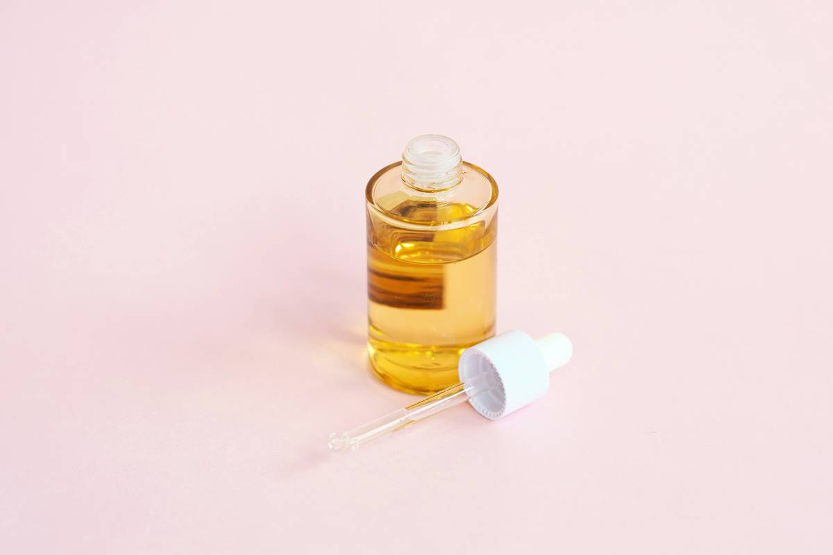 Clean Beauty for Oily Skin: The Ultimate Guide to Natural Makeup That Actually Works