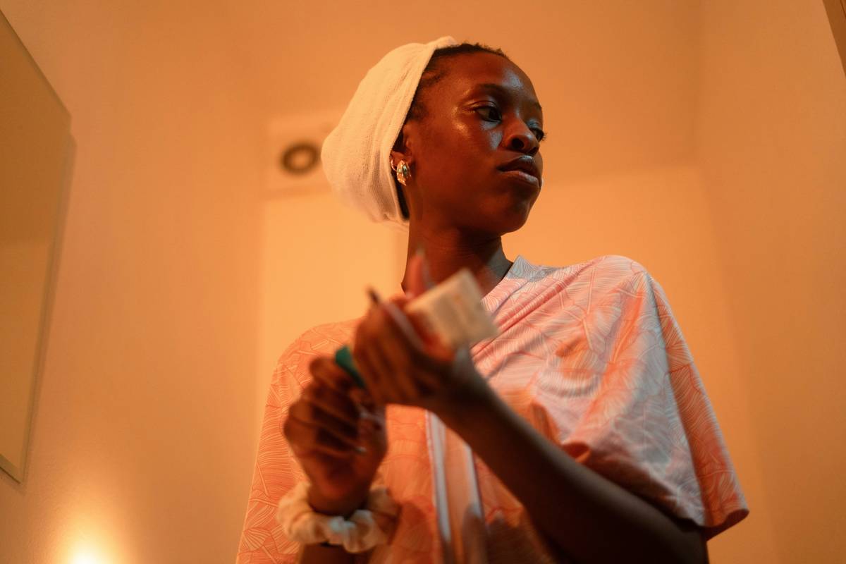 Clean Beauty for Dry Skin: Your No-Flake, Glow-Forward Guide to Natural Makeup That Actually Works